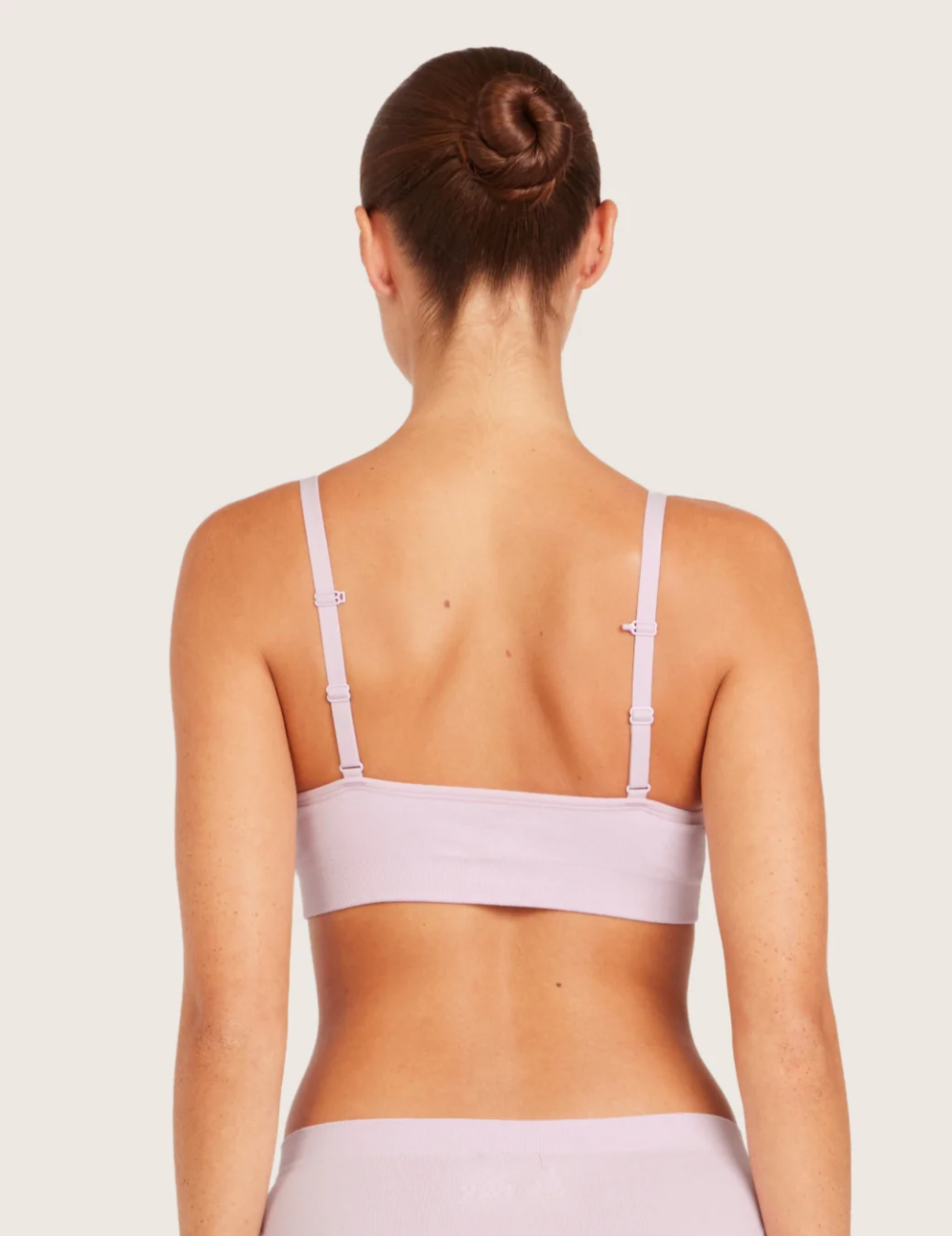 ワイヤレスTシャツブラ