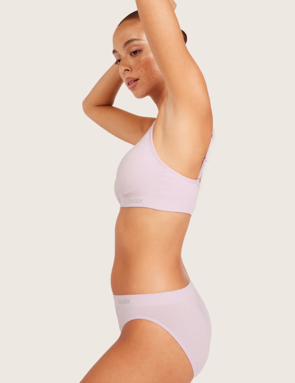 ワイヤレスTシャツブラ