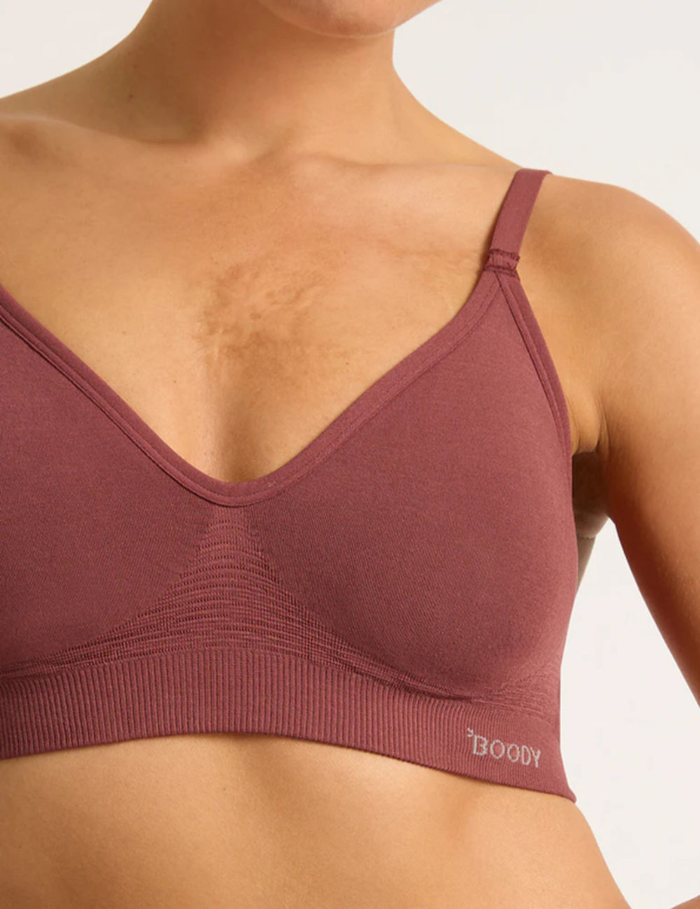 ワイヤレスTシャツブラ