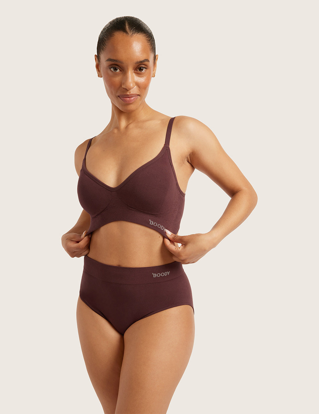 ワイヤレスTシャツブラ