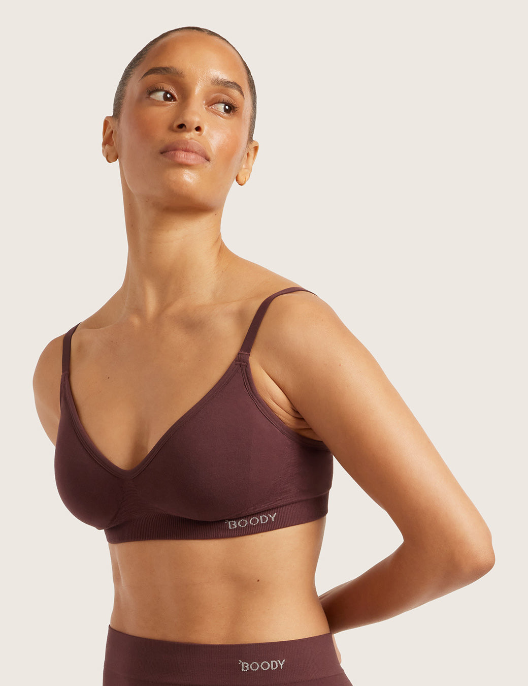 ワイヤレスTシャツブラ