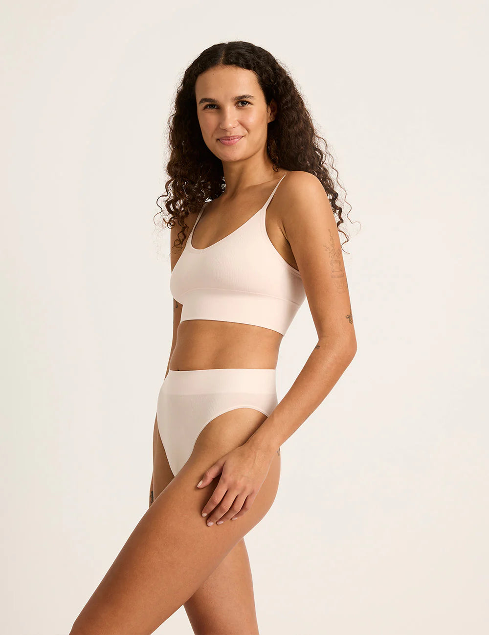 LYOLYTEリヨライト リブ ローバックブラ