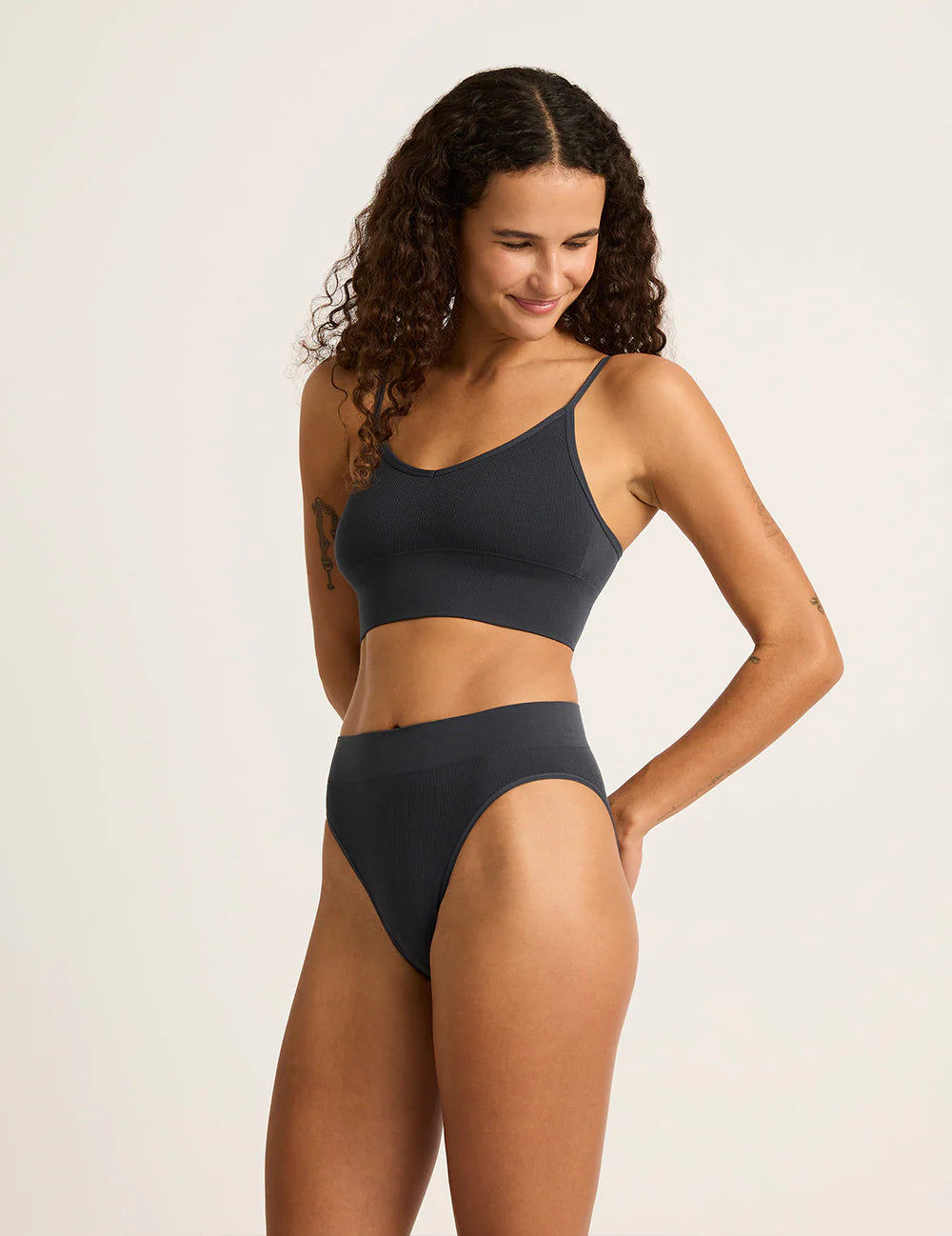 LYOLYTEリヨライト リブ ローバックブラ