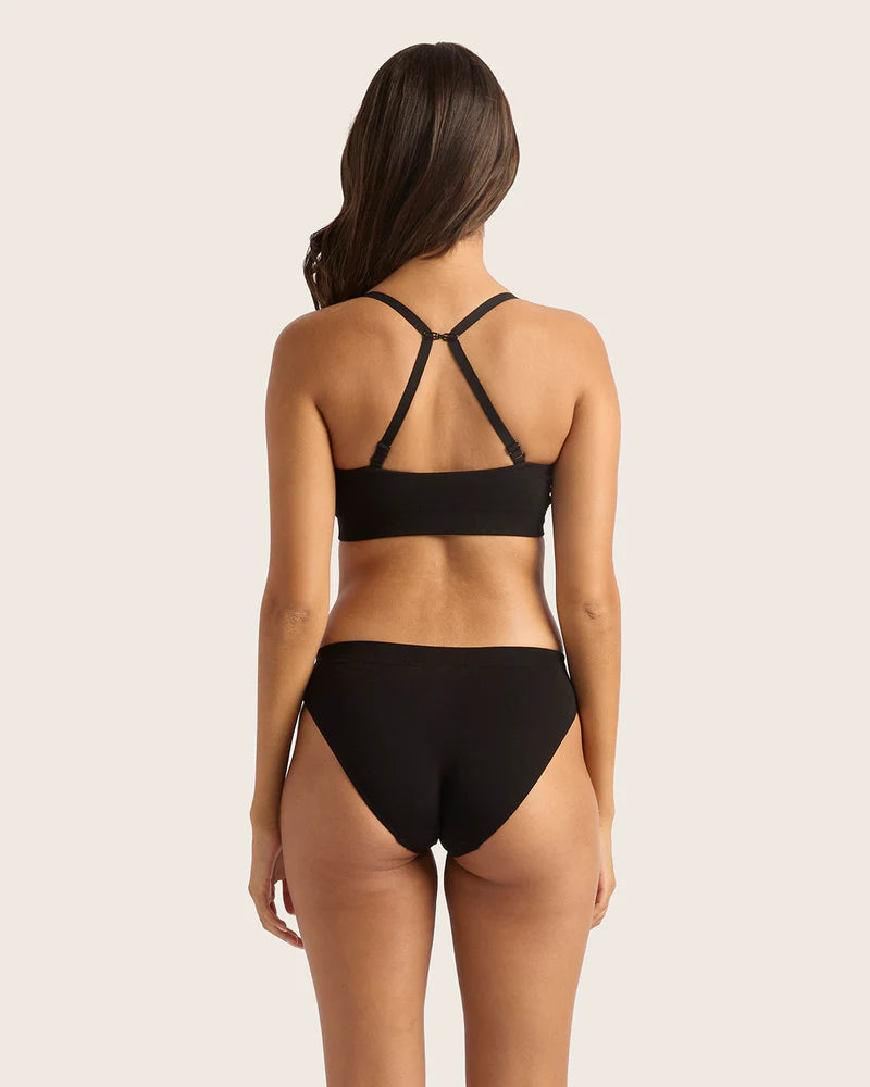 ワイヤレスTシャツブラ