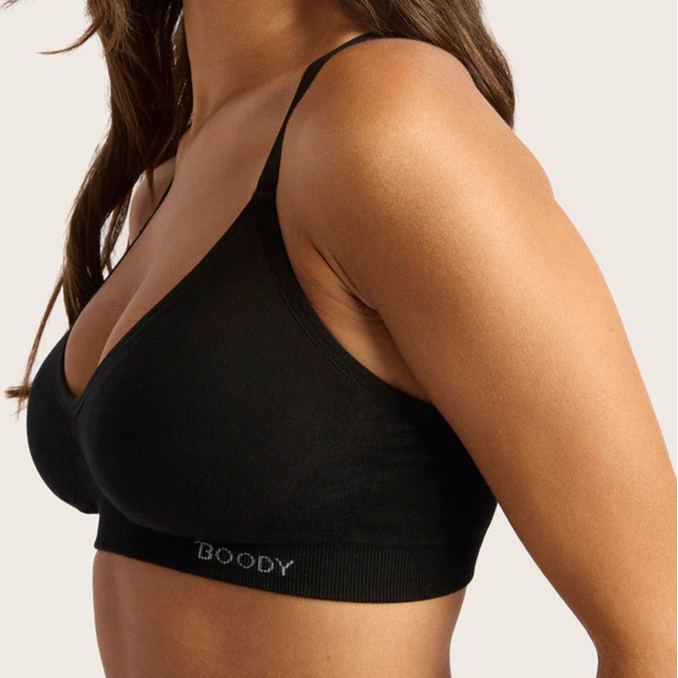 ワイヤレスTシャツブラ