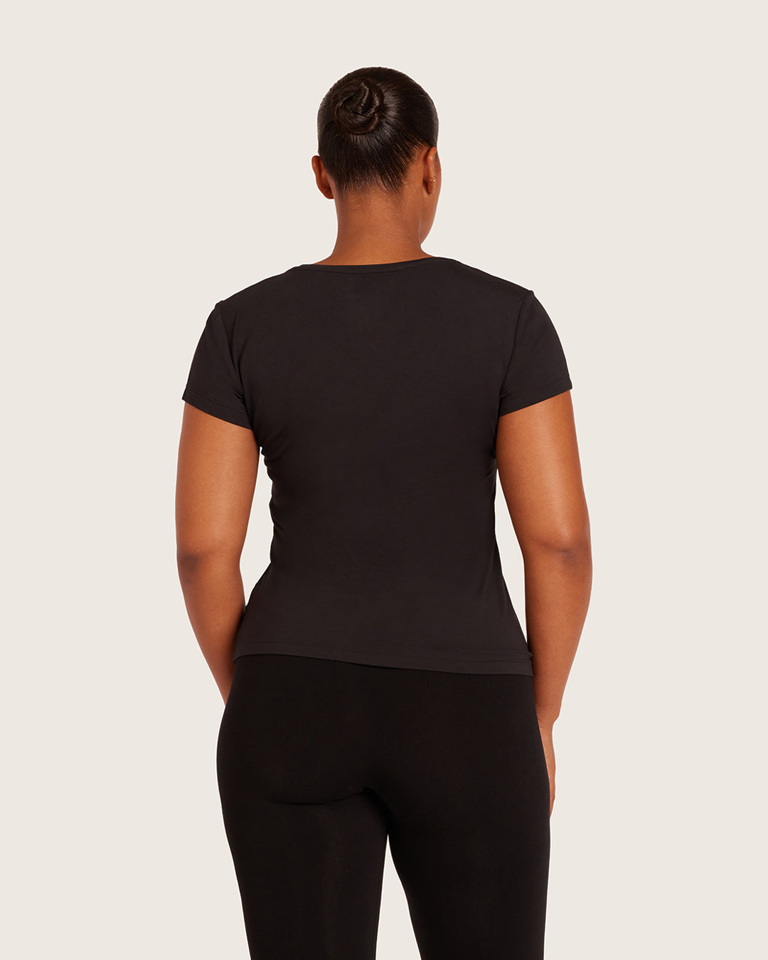 VネックTシャツ | Black