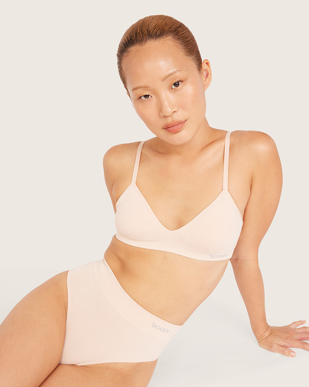 ワイヤレスTシャツブラレット | Nude