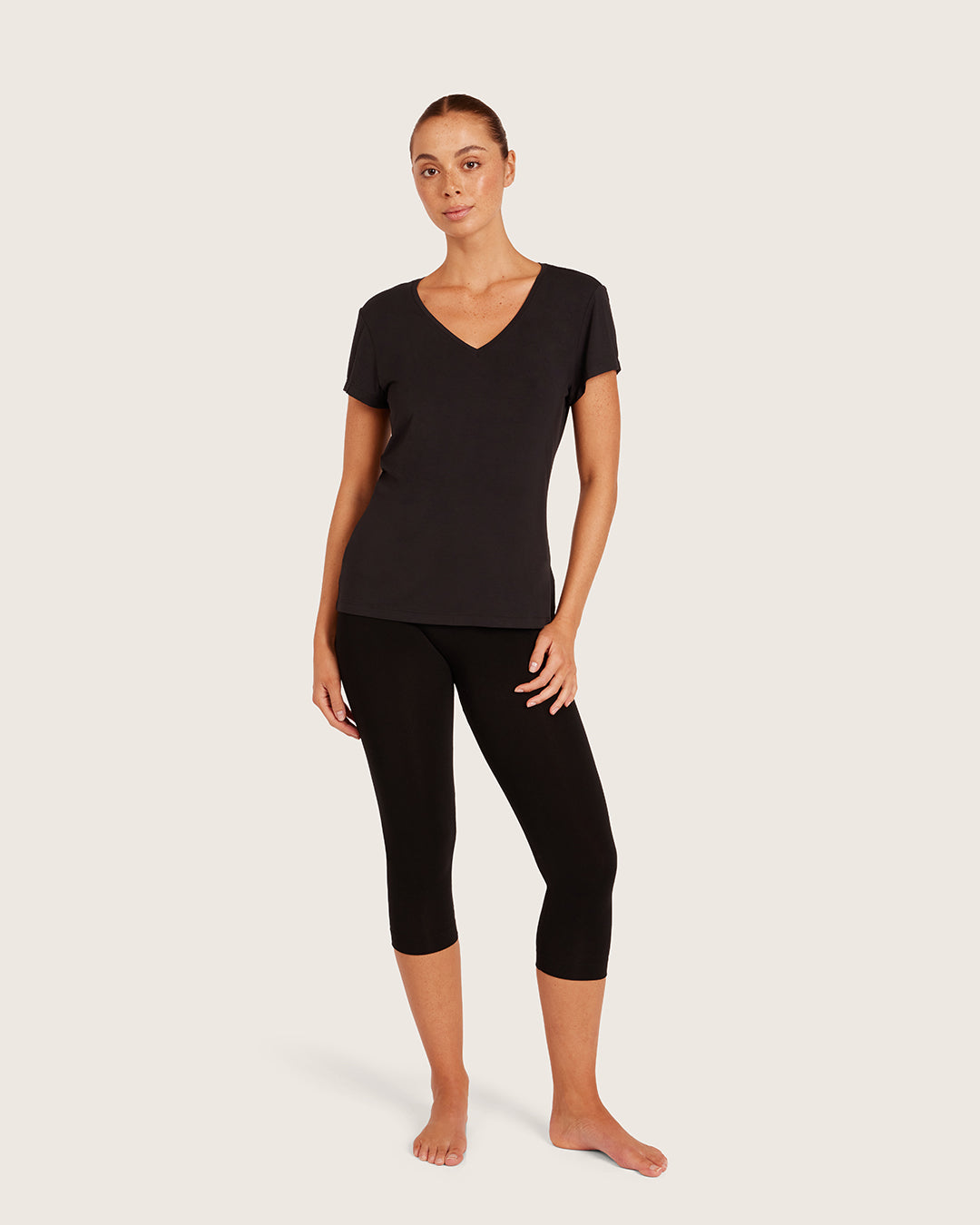 VネックTシャツ | Black