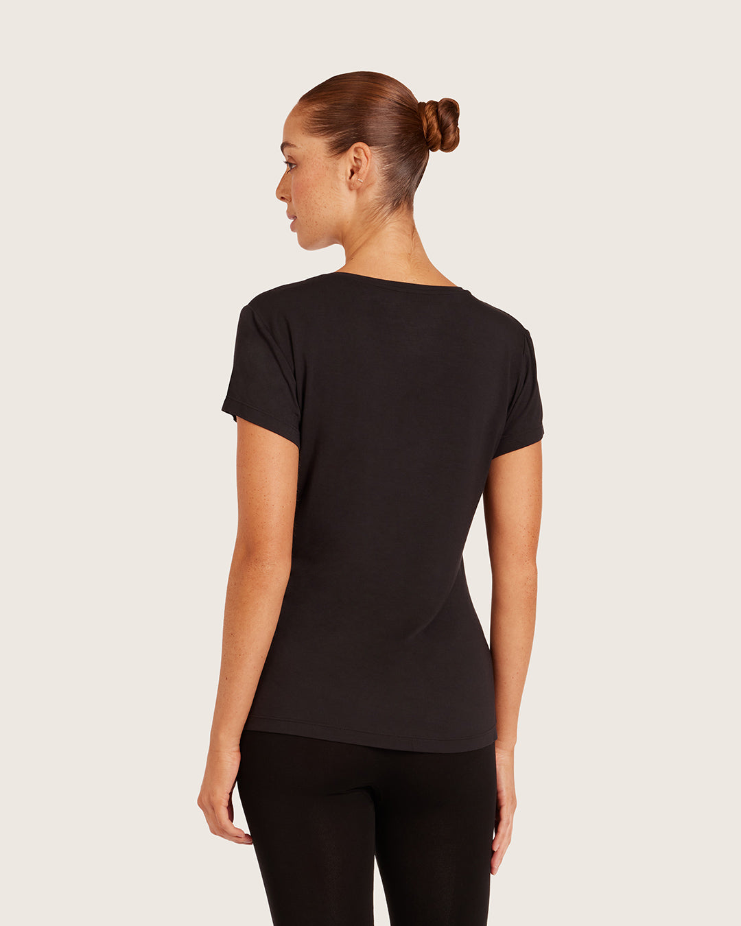 VネックTシャツ | Black