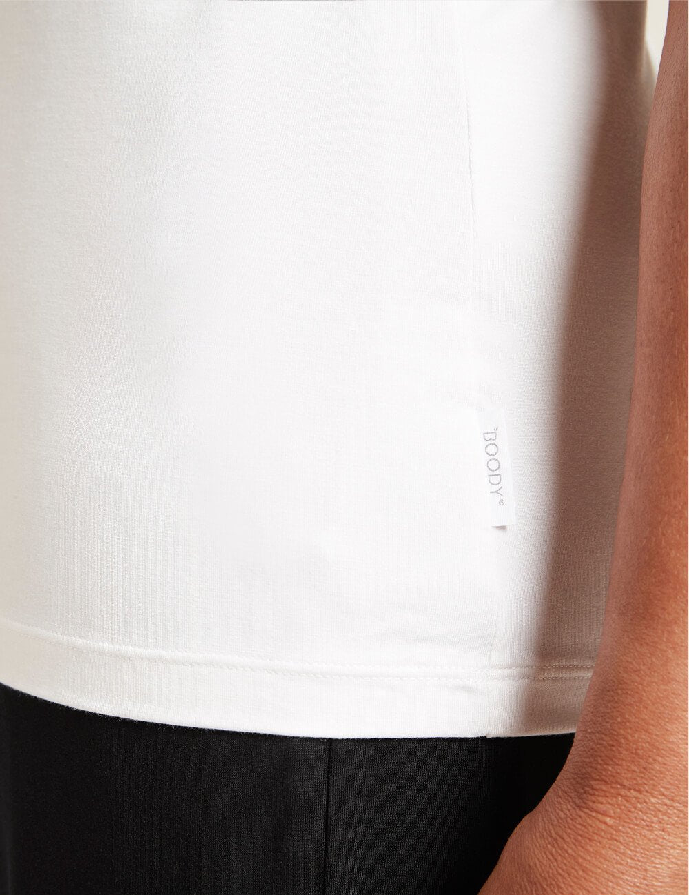 クルーネックTシャツ