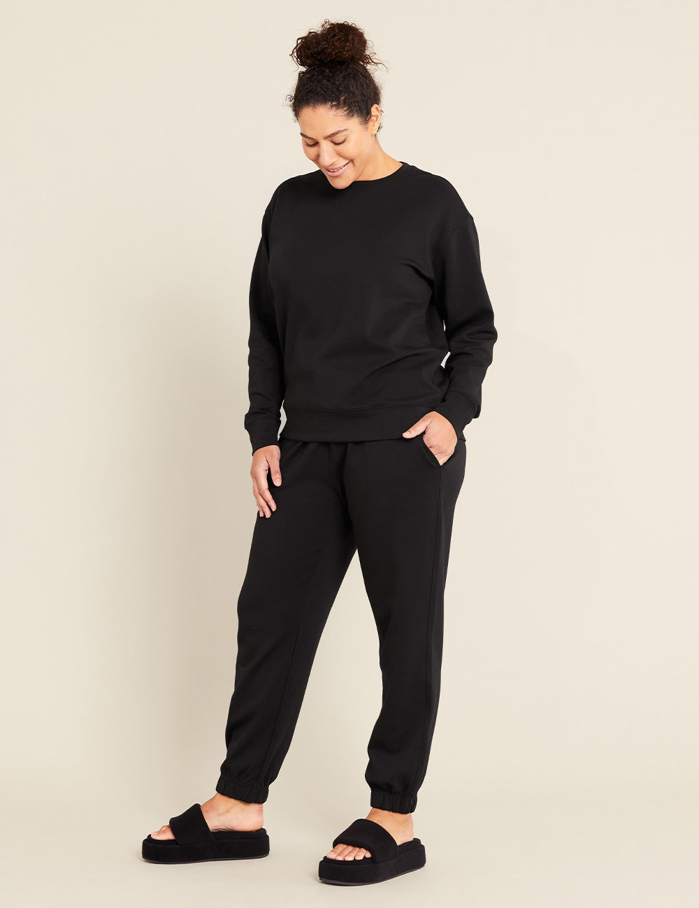 【新品未使用】deres クルーネックセーター　ブラック d WEAR クルーネック ウールセーター・ ブラック・L | D&DEPARTMENT