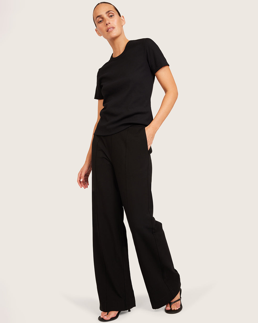 Forme リラックスレッグパンツ（ロング丈） | Black