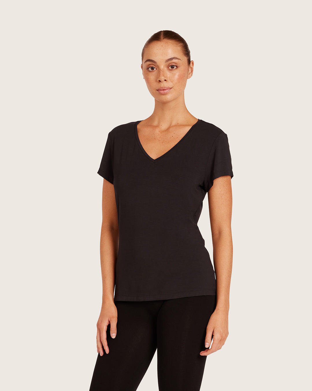 ＶネックＴシャツ | Black