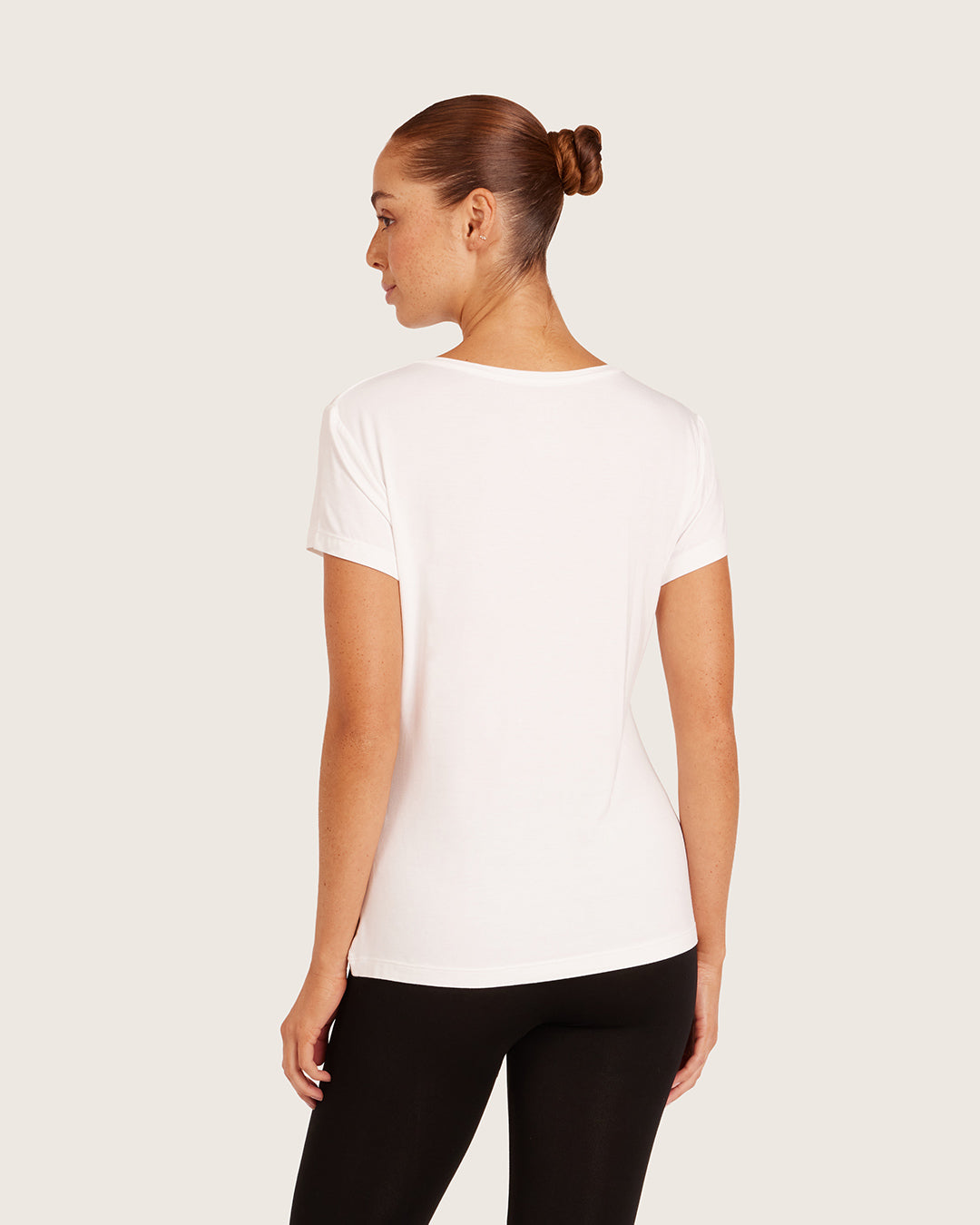 ＶネックＴシャツ | White